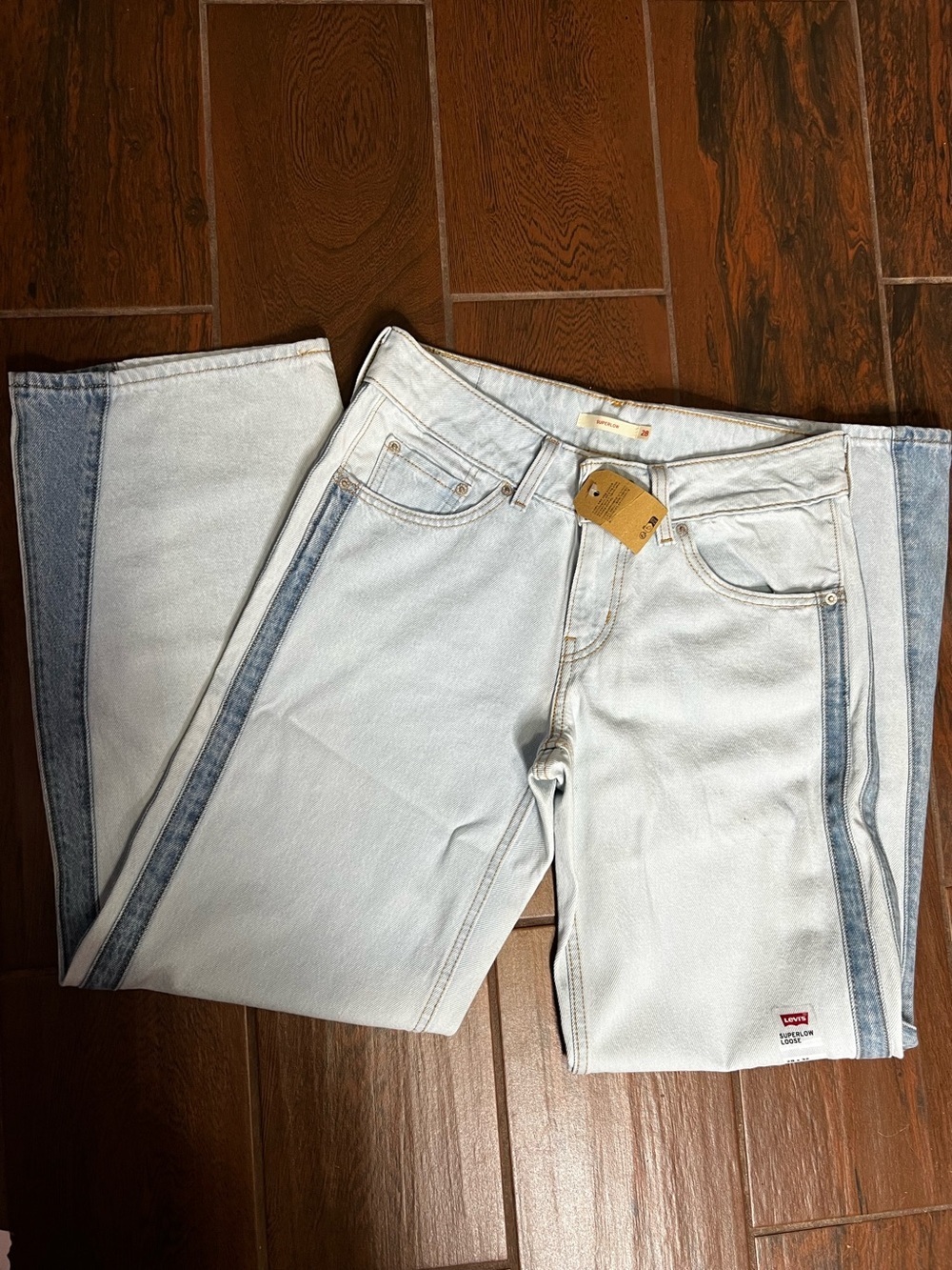 Levi’s Light Wash Denim Jeans Super Low Two Toned Wide Leg High Rise Size 28